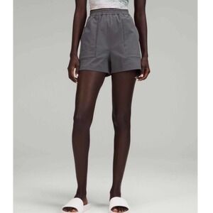 Lululemon Lab Women's Gray Elastic Waist Relaxed Fit super high rise Shorts Sz 8